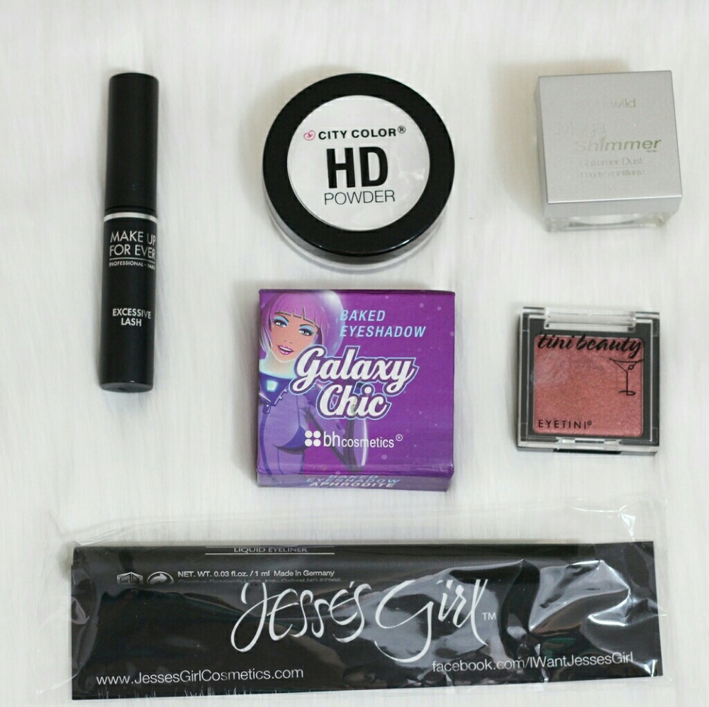 Makeup Bundle - Picture 2 of 6